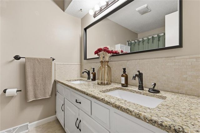 11714 W 61st Terrace, Shawnee, KS 66203