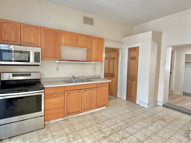 263 S Carthage Road, Charlottesville, IN 46117