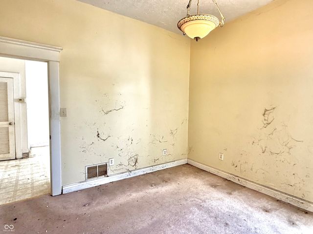 263 S Carthage Road, Charlottesville, IN 46117