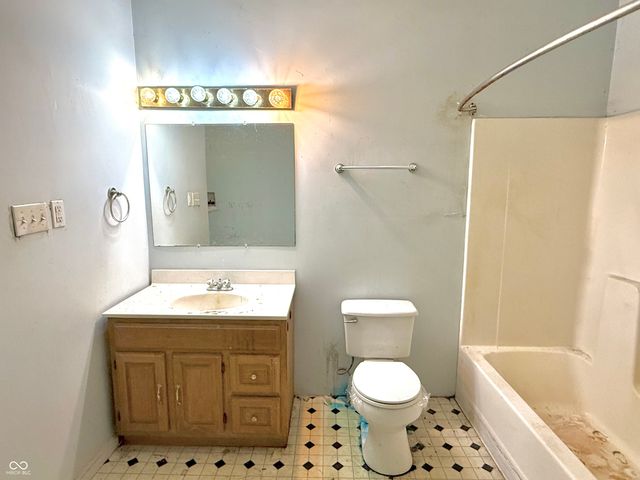 263 S Carthage Road, Charlottesville, IN 46117