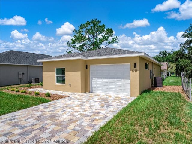 4225 Elson Avenue, Sebring, FL 33875