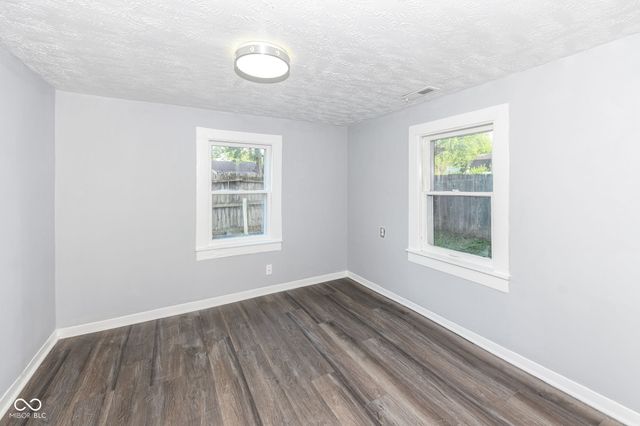 2401 W 27th Street, Anderson, IN 46016