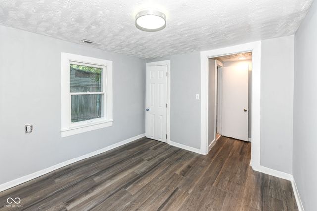 2401 W 27th Street, Anderson, IN 46016