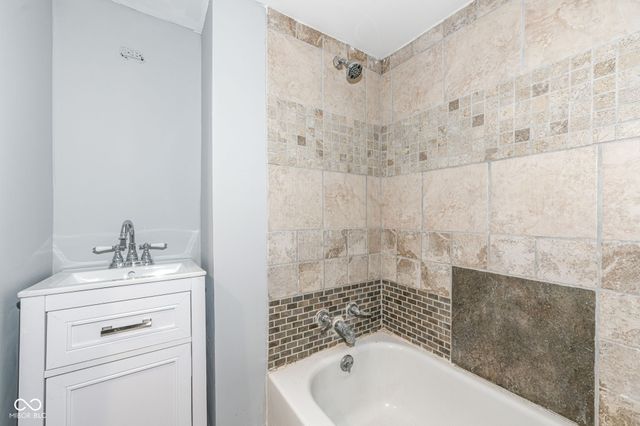 2401 W 27th Street, Anderson, IN 46016