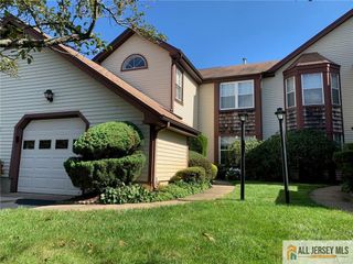 3 Edinburgh Drive B, Monroe, NJ 08831