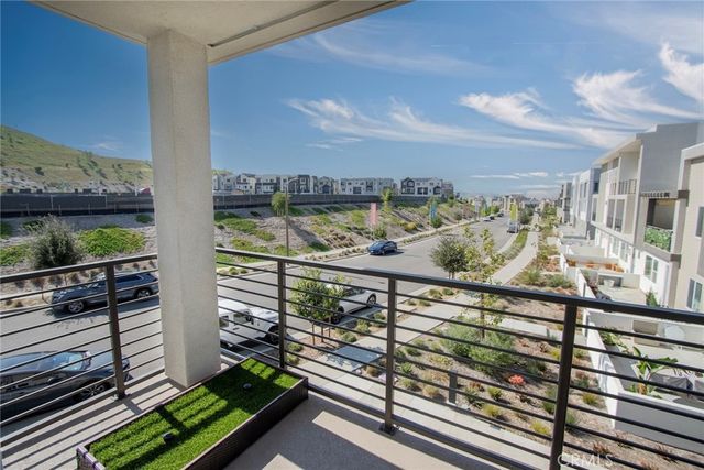 26857 Laurel Mountain Loop, Valencia, CA 91381