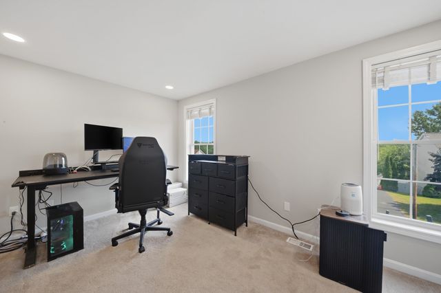160 Heathrow Avenue, Manchester, NH 03104