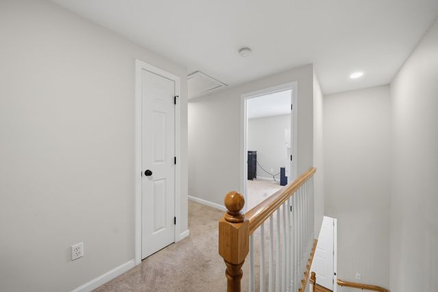 160 Heathrow Avenue, Manchester, NH 03104
