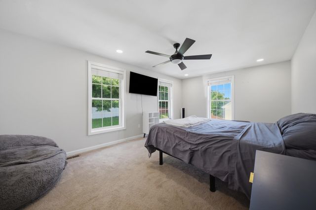160 Heathrow Avenue, Manchester, NH 03104