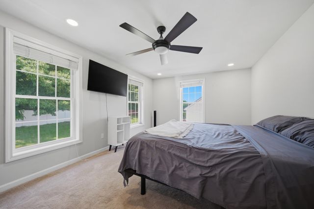 160 Heathrow Avenue, Manchester, NH 03104