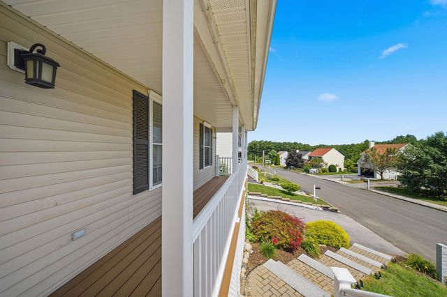 160 Heathrow Avenue, Manchester, NH 03104