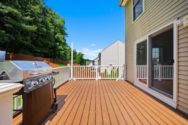160 Heathrow Avenue, Manchester, NH 03104