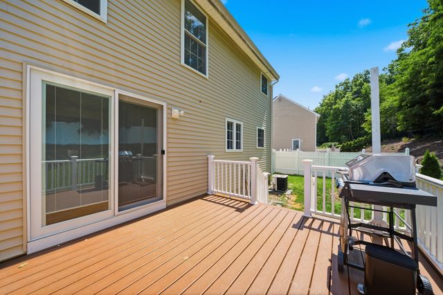 160 Heathrow Avenue, Manchester, NH 03104