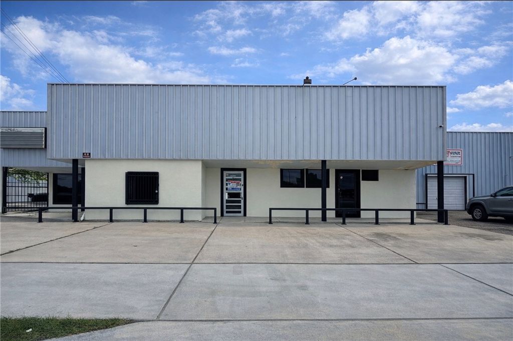 3902 S Port Ave 2, Corpus Christi, TX 78415 — exterior