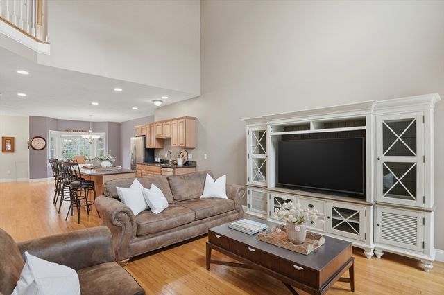 11 Afra Drive 11, Shrewsbury, MA 01545
