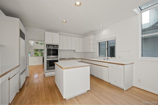 3217 Interlaken Street, West Bloomfield, MI 48323