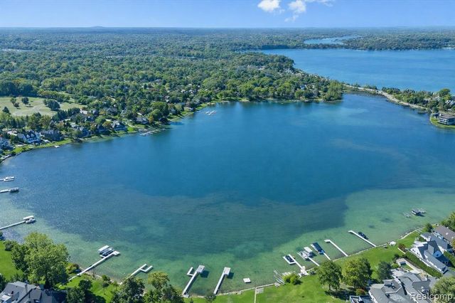 3217 Interlaken Street, West Bloomfield, MI 48323