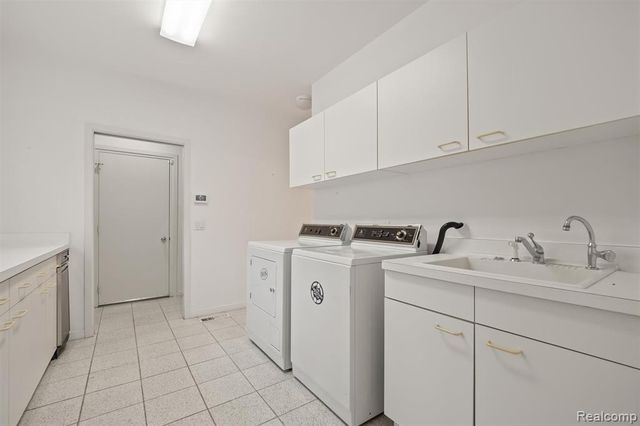 3217 Interlaken Street, West Bloomfield, MI 48323