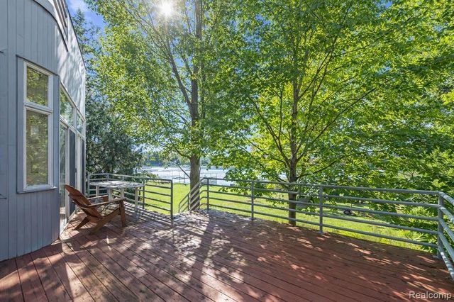 3217 Interlaken Street, West Bloomfield, MI 48323