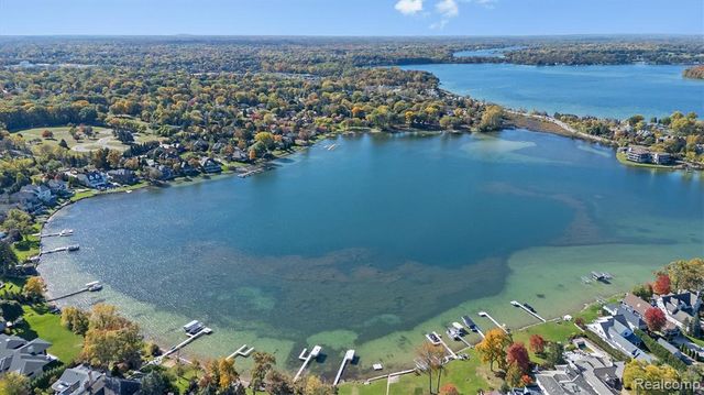 3217 Interlaken Street, West Bloomfield, MI 48323