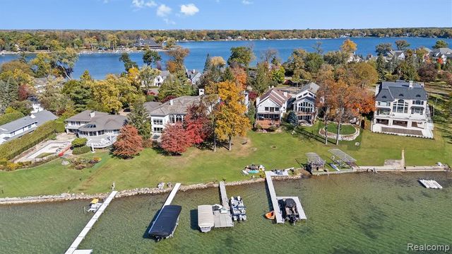 3217 Interlaken Street, West Bloomfield, MI 48323