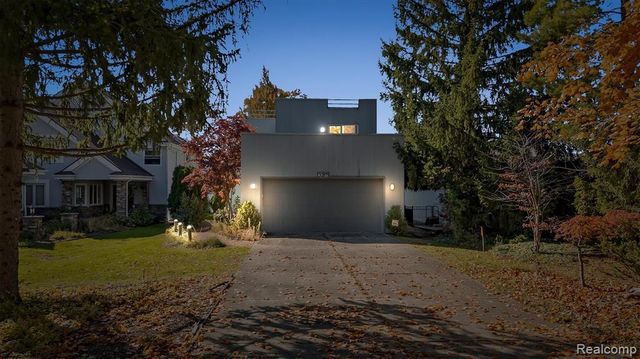 3217 Interlaken Street, West Bloomfield, MI 48323