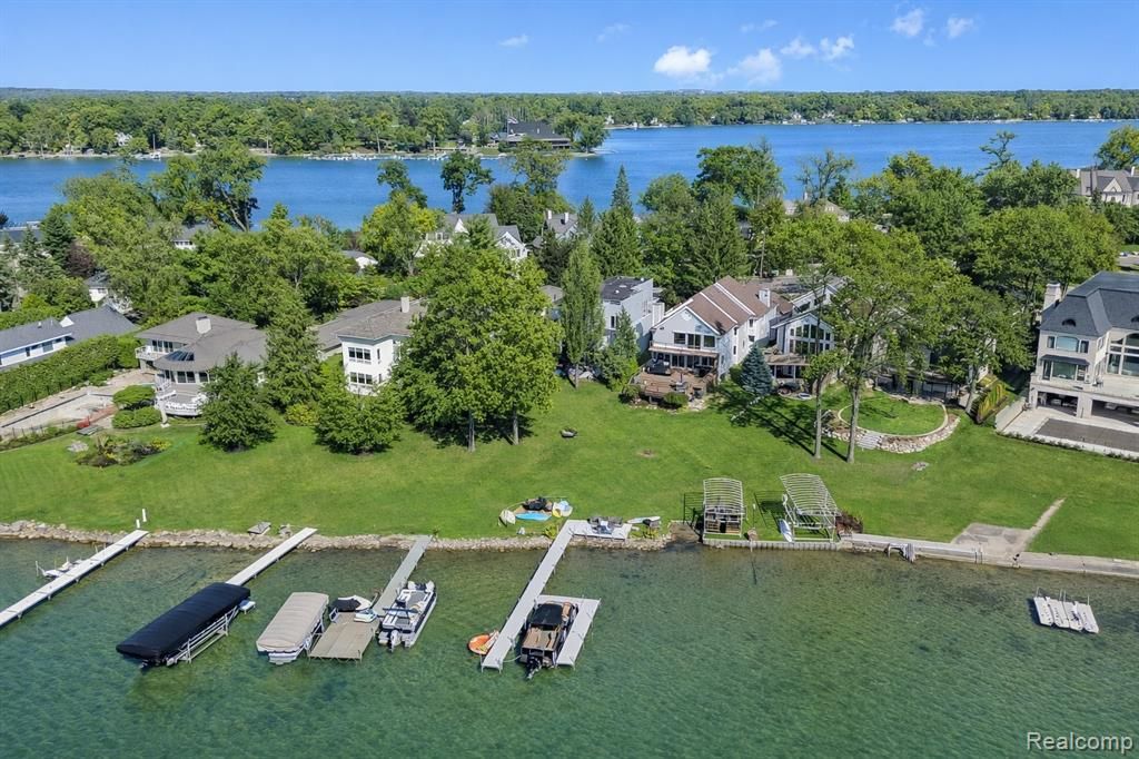 3217 Interlaken Street, West Bloomfield, MI 48323