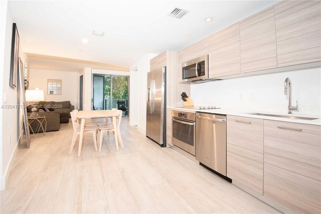 121 NE 34th Street 814, Miami, FL 33137