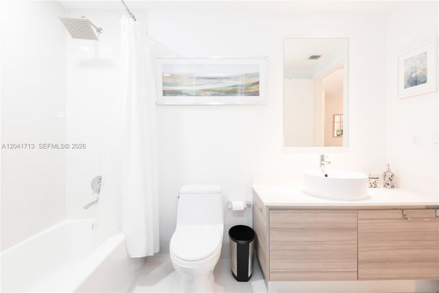 121 NE 34th Street 814, Miami, FL 33137