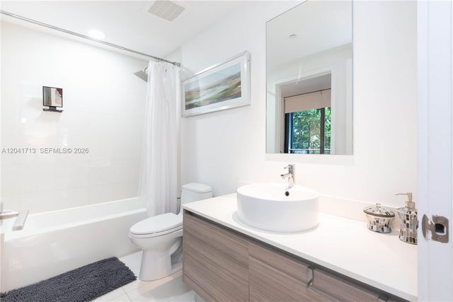 121 NE 34th Street 814, Miami, FL 33137