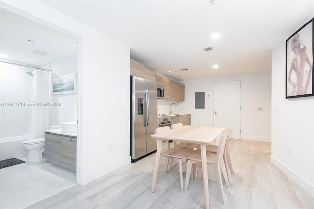 121 NE 34th Street 814, Miami, FL 33137