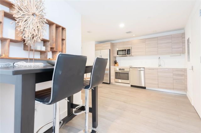 121 NE 34th Street 814, Miami, FL 33137