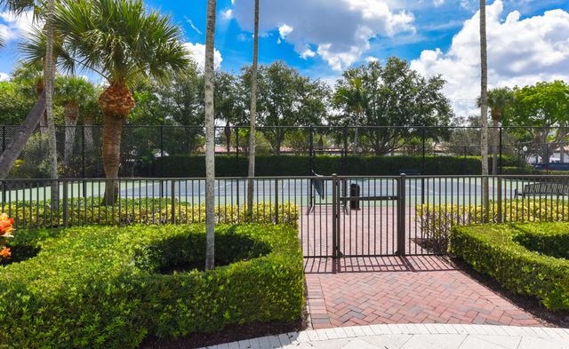 4907 Midtown Lane 1212, Palm Beach Gardens, FL 33418