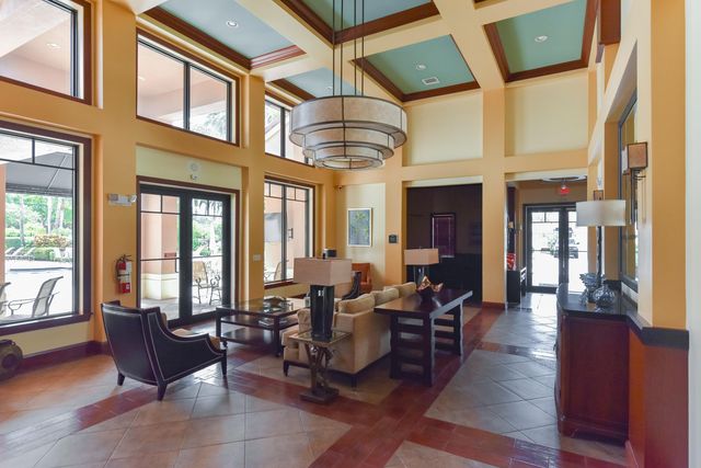 4907 Midtown Lane 1212, Palm Beach Gardens, FL 33418