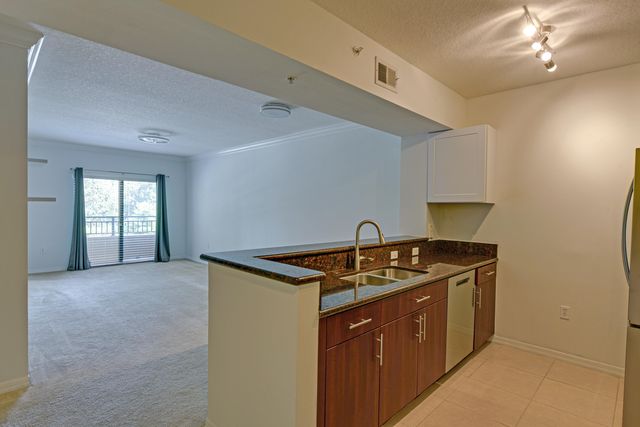 4907 Midtown Lane 1212, Palm Beach Gardens, FL 33418