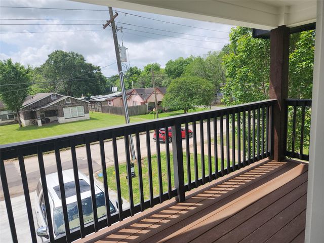 2651 Beaumont Avenue B, Liberty, TX 77575