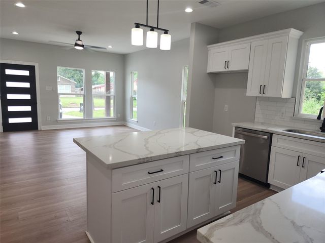 2651 Beaumont Avenue B, Liberty, TX 77575