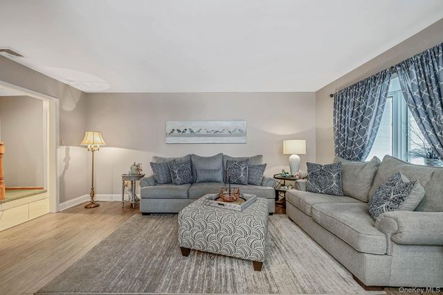 1A Richard Place, Ronkonkoma, NY 11779