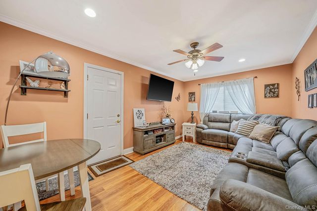 1A Richard Place, Ronkonkoma, NY 11779