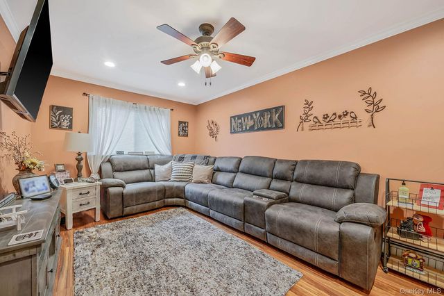 1A Richard Place, Ronkonkoma, NY 11779
