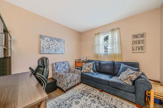 1A Richard Place, Ronkonkoma, NY 11779