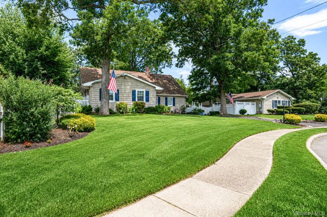 1A Richard Place, Ronkonkoma, NY 11779