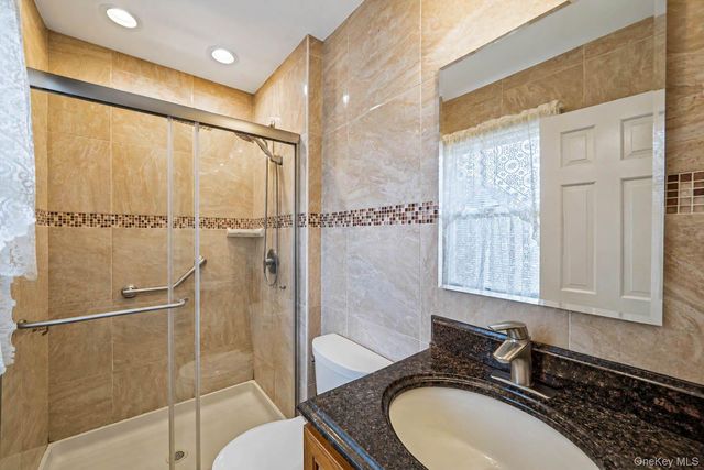1A Richard Place, Ronkonkoma, NY 11779