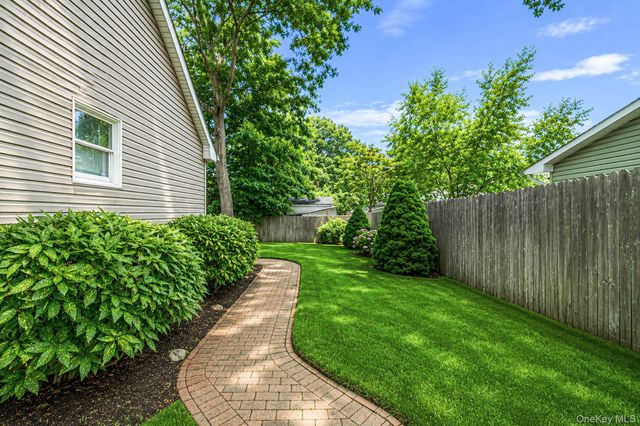 1A Richard Place, Ronkonkoma, NY 11779