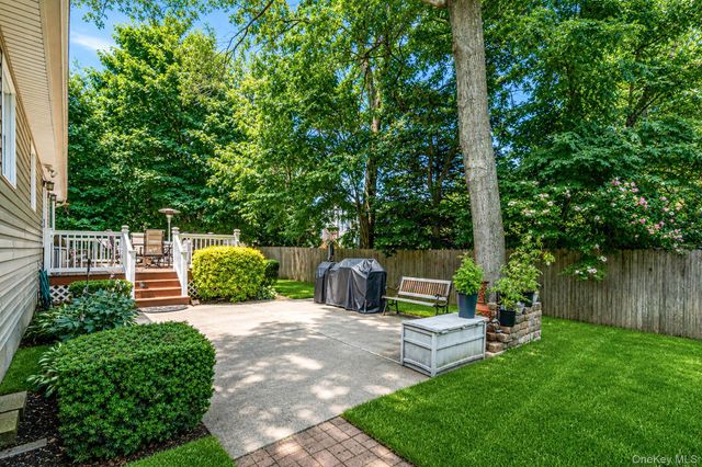 1A Richard Place, Ronkonkoma, NY 11779