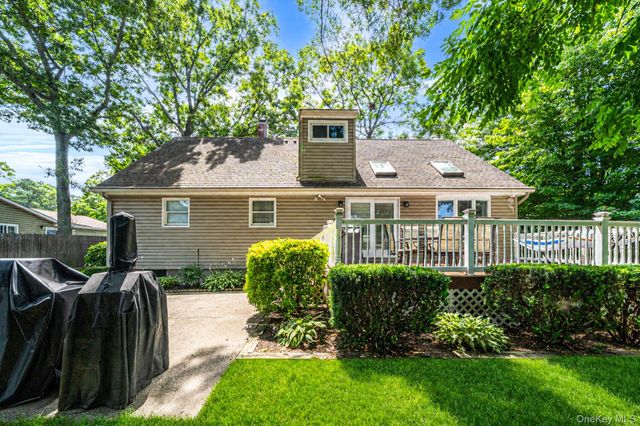 1A Richard Place, Ronkonkoma, NY 11779