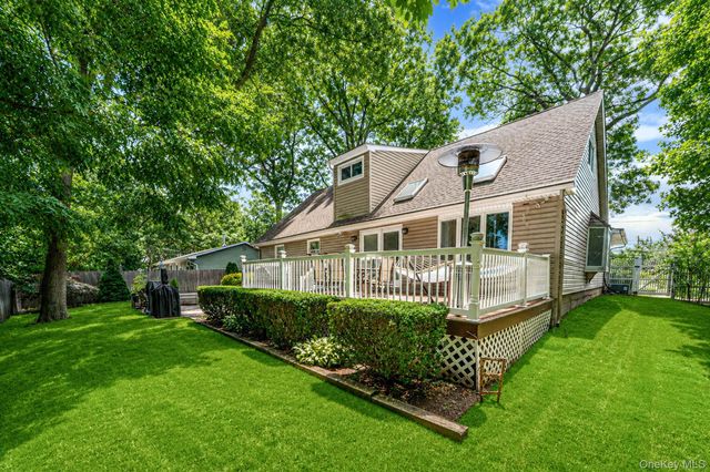 1A Richard Place, Ronkonkoma, NY 11779