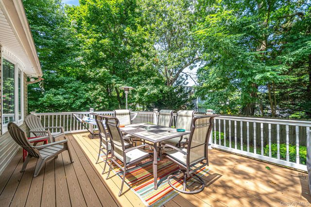 1A Richard Place, Ronkonkoma, NY 11779