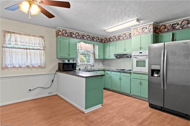 5924 Timberwood Trail, Kernersville, NC 27284