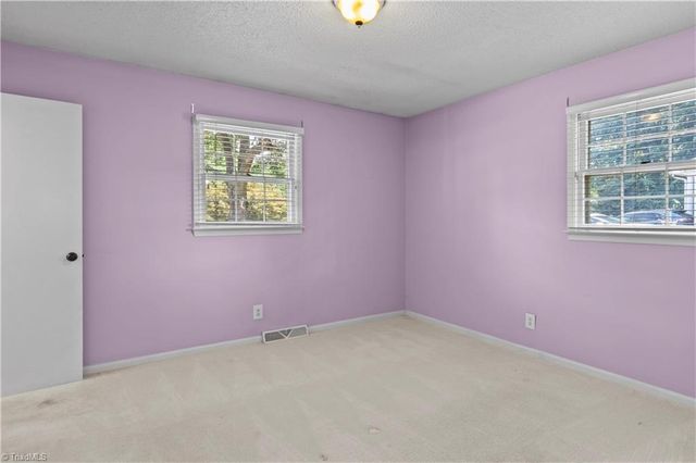 5924 Timberwood Trail, Kernersville, NC 27284